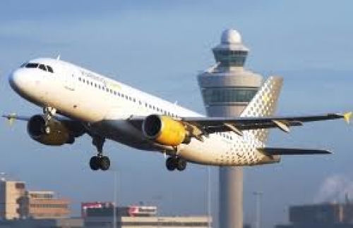 Vueling contratará pilotos, TCP y personal de apoyo para su expansión