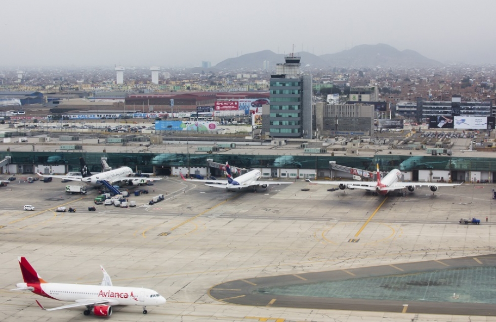 Crisis a&eacute;rea amenaza los vuelos en el Per&uacute;