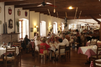 La gastronom&iacute;a en Granja Hotel Suizo, uno de los temas de ayer