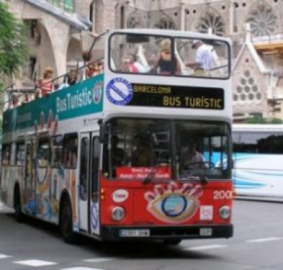 Espa&ntilde;a recibe 24,8 millones de turistas en el primer semestre