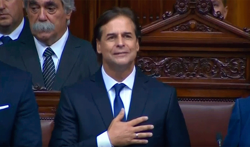 Los de afuera son m&aacute;s de palo que nunca