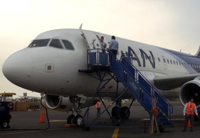 Lan ahora vuela a las islas Gal&aacute;pagos y a Par&iacute;s