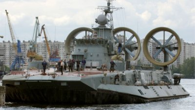 China acaba de comprar a Grecia este gigantesco aerodeslizador