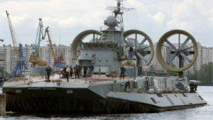 China acaba de comprar a Grecia este gigantesco aerodeslizador