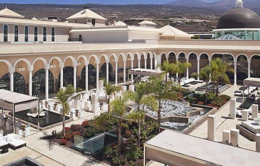 El gobierno español apoya los hoteles 4 y 5 estrellas de las Islas Canarias