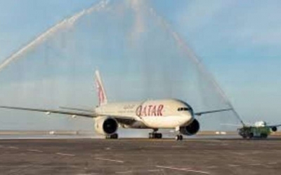 Qatar llega a Auckland y recibe el tradicional bautismo.