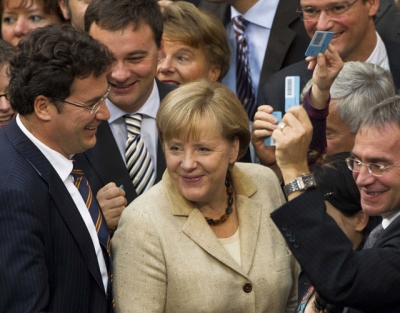 Apoyo de Alemania al fondo de rescate aleja a la zona euro del abismo