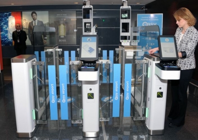 Easy Airport: control migratorio con pasarela autom&aacute;tica en Carrasco