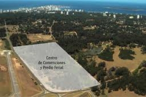 El Centro de Convenciones de Maldonado y el parecido con la subasta de los Bombardier