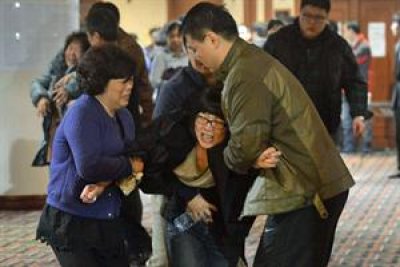 "&iquest;D&oacute;nde est&aacute;n las pruebas?", la pregunta en Pek&iacute;n de los familiares del vuelo MH370