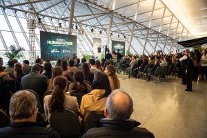 Se realizó el Summit IA Human Future: “Adentrándonos en la era artificial”