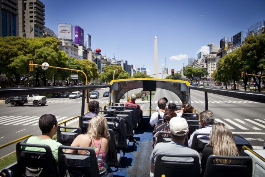 Hacer turismo en Buenos Aires es 55% m&aacute;s econ&oacute;mico que en las principales capitales de la regi&oacute;n