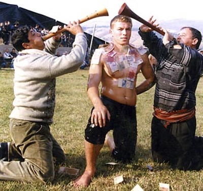 Derecho al turismo o turismo obligatorio