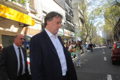 Ministro de Econom&iacute;a Fernando Lorenzo insultado