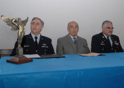 Cien a&ntilde;os del primer vuelo de un avi&oacute;n en Uruguay