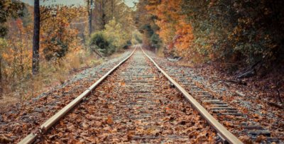 As&iacute; quitan las hojas de las v&iacute;as de tren en Holanda: con l&aacute;ser