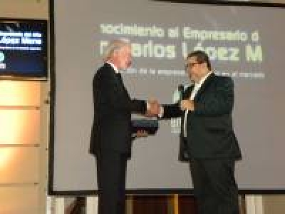 Juan Carlos L&oacute;pez Mena reconocido en Argentina como el Empresario Tur&iacute;stico del A&ntilde;o