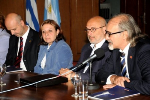Director General del Ministerio de Turismo del Uruguay Antonio Car&aacute;mbula, Intendenta de Montevideo Ana Olivera, Presidente del Ente Tur&iacute;stico Rosario H&eacute;ctor De Benedictis, Vice Presidente de Sol L&iacute;neas A&eacute;reas Juan Nyffenegger  