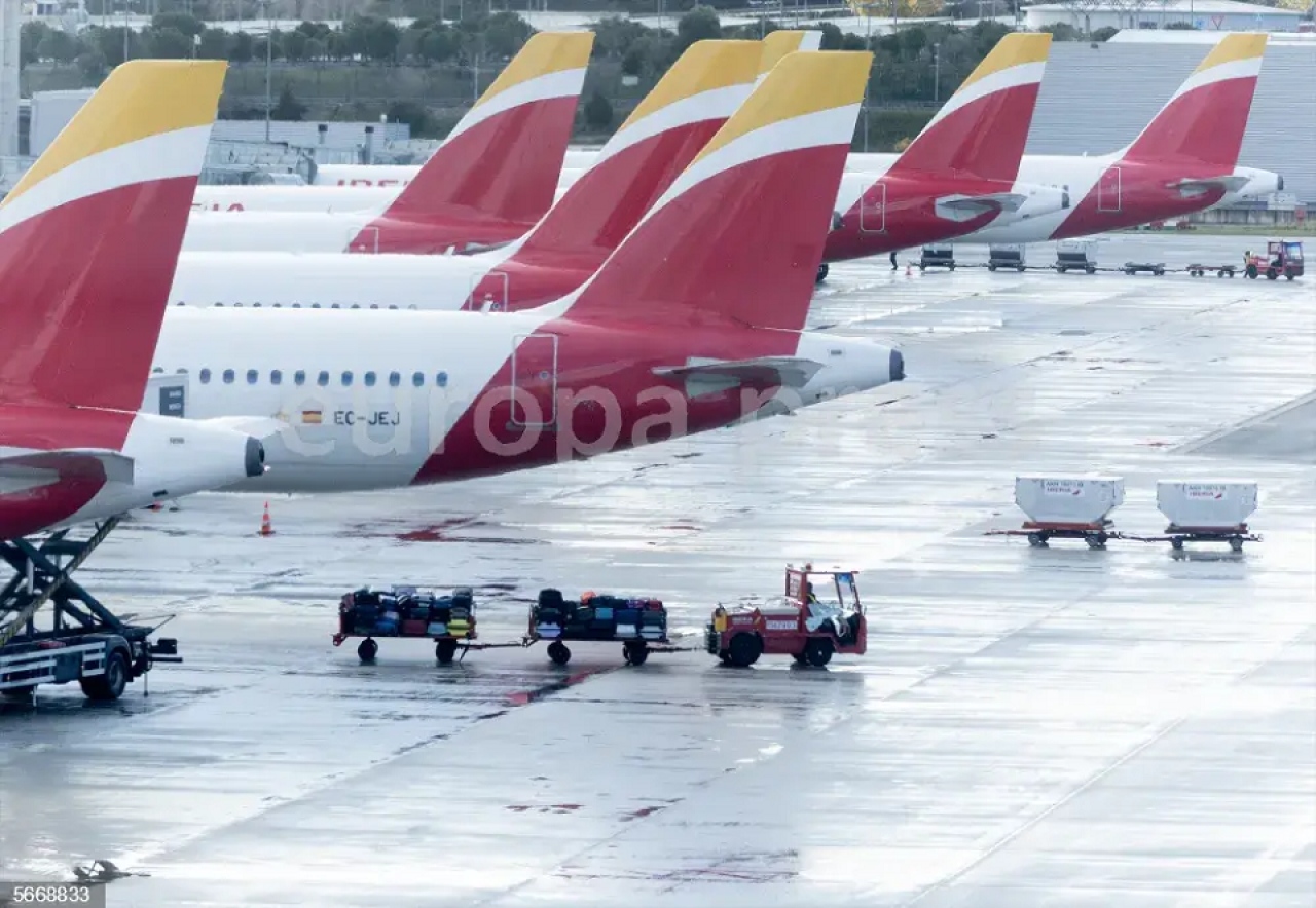 Bruselas expedienta a Espa&ntilde;a y otros 12 pa&iacute;ses por no multar a las aerol&iacute;neas que no usen combustibles sostenibles