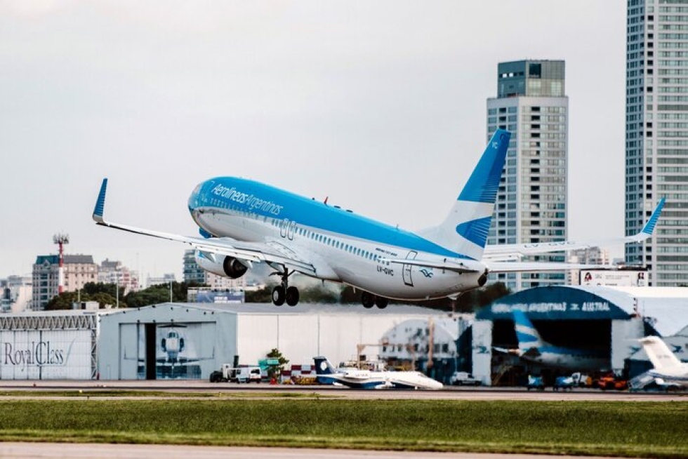 Un avión de Aerolíneas Argentinas que  volaba a Madrid tuvo que volver a Buenos Aires