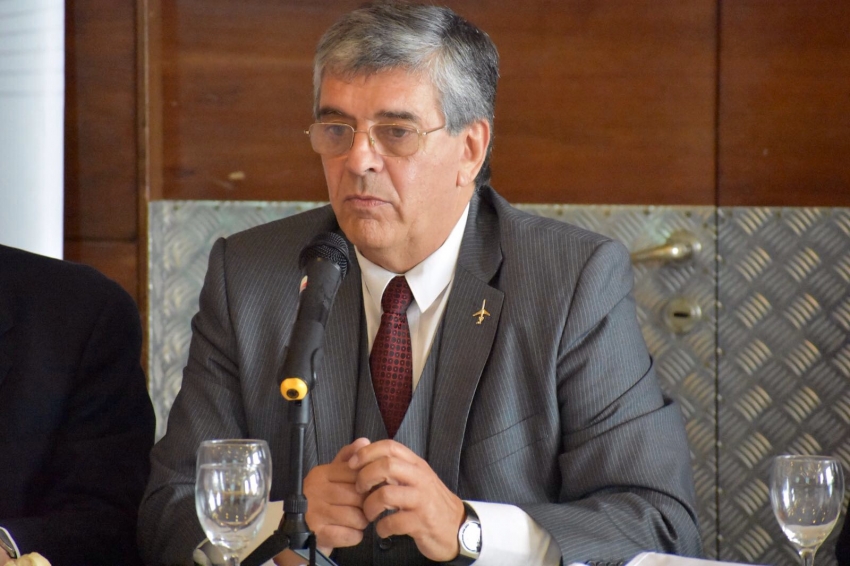 Herrera en FM Gente: "&iquest;Imagin&aacute;s una familia argentina cancelando sus reservas en St. Marteen o Negril porque ac&aacute; la harina vale $ 10 menos?