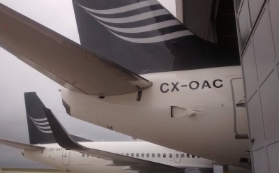 El Charlie y el Alfa, en el hangar de Alas Uruguay en Carrasco