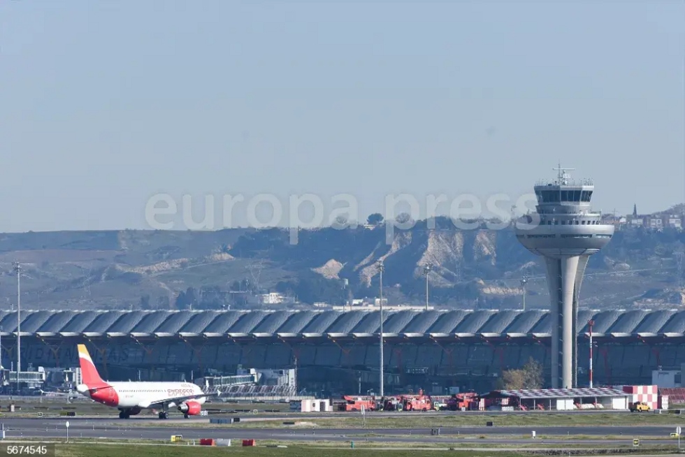 Hasta 1.000 vuelos podr&iacute;an verse afectados en Semana Santa por una huelga en Barajas