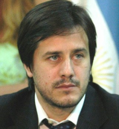 Boletin interno de Aerol&iacute;neas Argentinas, firmado por Recalde