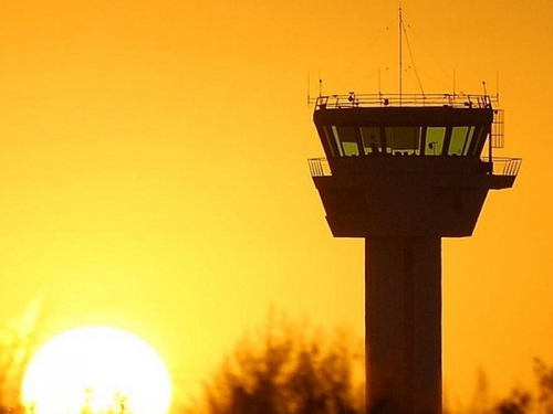 Solo 78 controladores a&eacute;reos trabajan para todo Uruguay