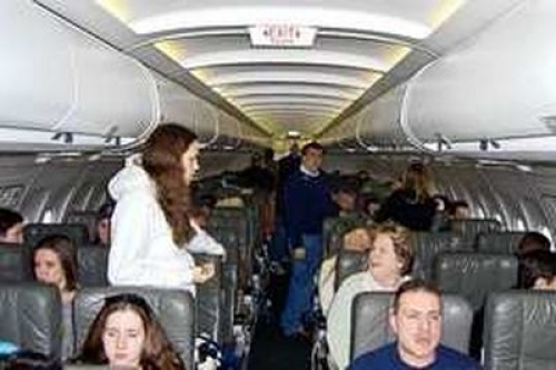 La etiqueta del avi&oacute;n: &iquest;Qui&eacute;n se queda con el apoyabrazos? 