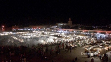  Djemaa el Fna es el  mayor espect&aacute;culo de Marrakech.
