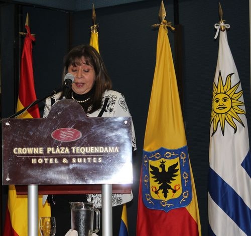 Astrid Gonz&aacute;lez Nari&ntilde;o, inicia el Foro "El papel del periodista de turismo"