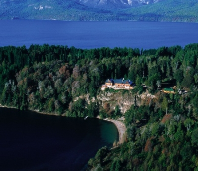 Vista a&eacute;rea de Isla Victoria, frente a San Carlos de Bariloche