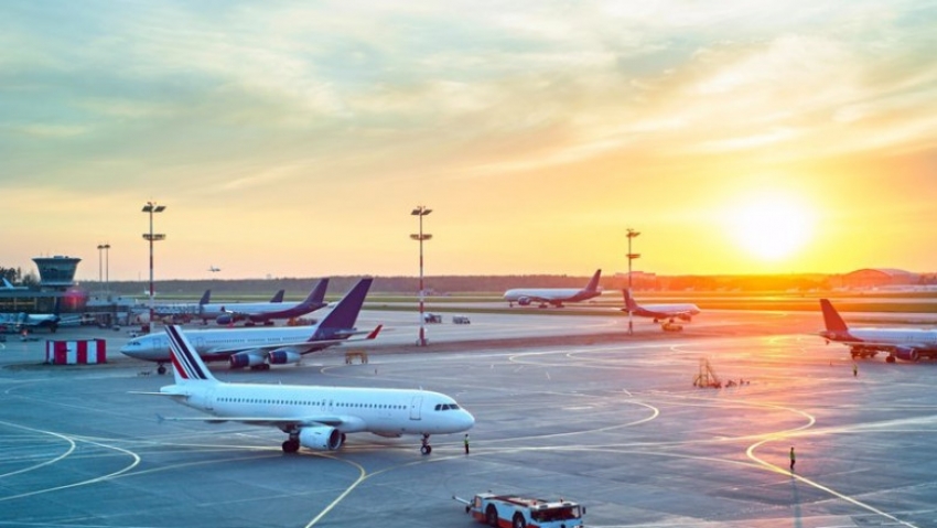 En Espa&ntilde;a el PP pide reducir las tarifas aeroportuarias para acelerar la recuperaci&oacute;n de las aerol&iacute;neas
