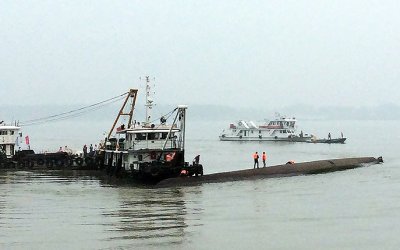 Naufraga crucero fluvial en el r&iacute;o Yangts&eacute; en China