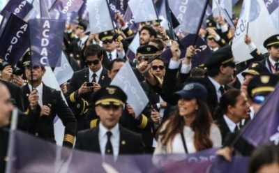 Pilotos de Avianca suspenden paro y Defensoría del Pueblo los respalda