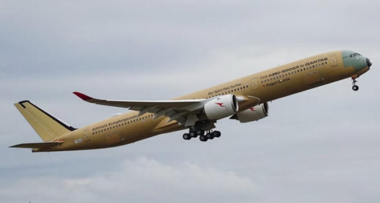 El avi&oacute;n A350-1000ULR realiz&oacute; con &eacute;xito su vuelo inaugural