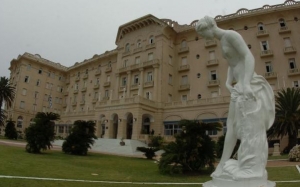 Hotel: funciona desde el a&ntilde;o 1930 y es una postal de Piri&aacute;polis.