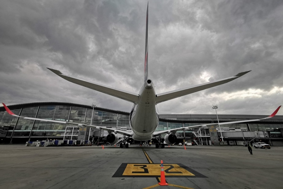 Aviaci&oacute;n colombiana enfrenta ajustes, pero no est&aacute; en crisis generalizada