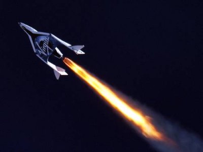 Nave del turismo espacial realiza su primer vuelo aut&oacute;nomo