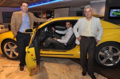 General Motors inaugura local en Punta del Este y presenta el exclusivo Chevrolet Camaro 2011