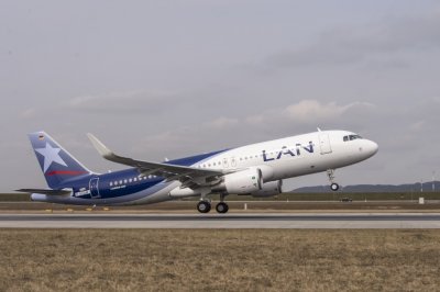 Aerol&iacute;neas Argentinas tuvo que pedirle a LAN que llevara a sus pasajeros