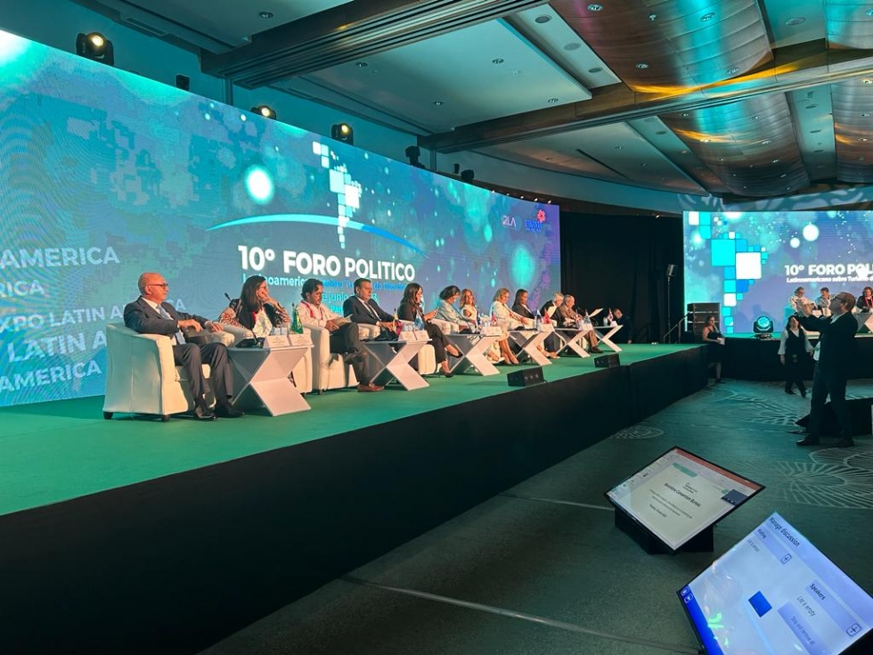 Comienzo del Foro Político en la 16ta edición de FIEXPO Latín America