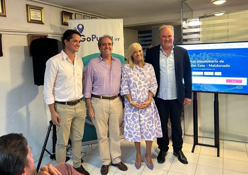 Santiago Wilkins, Remo Monzeglio, Beatriz Argimon y Javier Sena. 