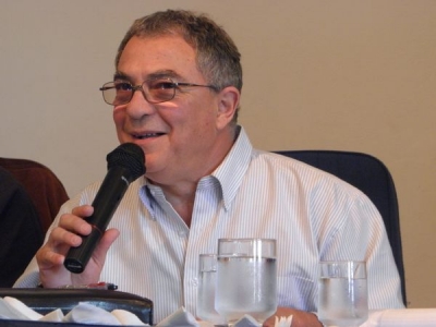 Luis Borsari : Los argentinos "est&aacute;n dispuestos a pagar un plus con tal de saltar ese muro que su propio gobierno les est&aacute; levantando"