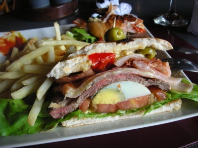 Chivito canadiense