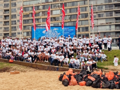 M&aacute;s de 1.500 voluntarios participaron de una jornada de limpieza de playas