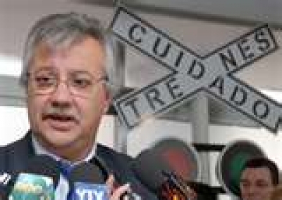 Tal vez quedar&iacute;a mejor: &iexcl;cuidado aviones!!