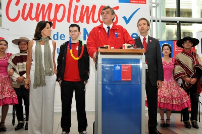 Chile logra cifra r&eacute;cord de llegada de turistas en 2011