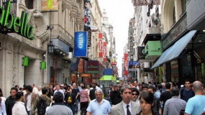 Uruguayos, despu&eacute;s de brasile&ntilde;os son los que gastan m&aacute;s en Argentina